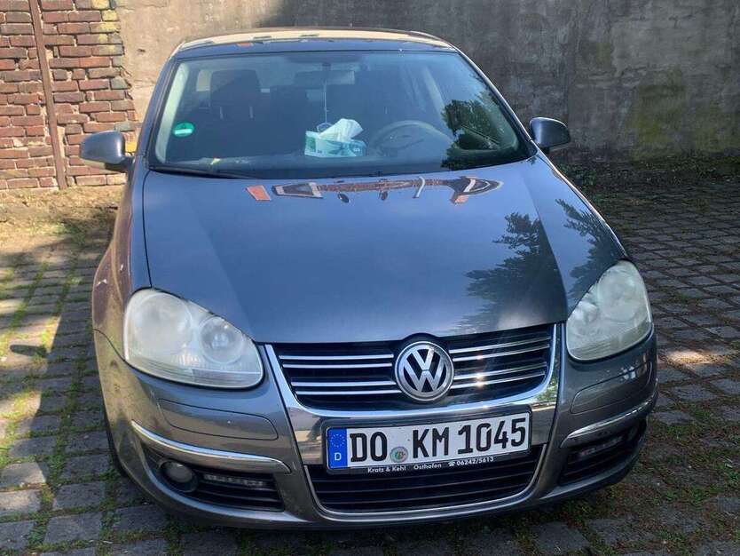 VW Jetta 151.000 km 4.490 € Dortmund 44328
