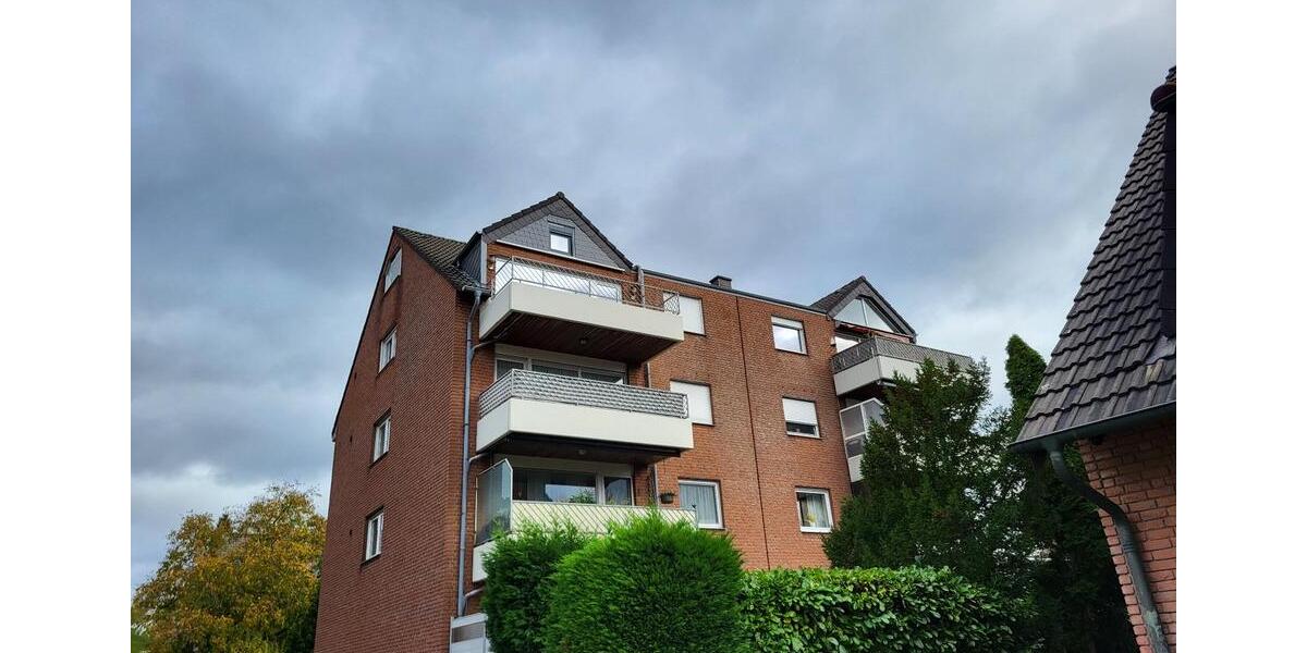 Großzügige DG-Wohnung in ruhiger Lage ohne Provision 4.5 zimmer