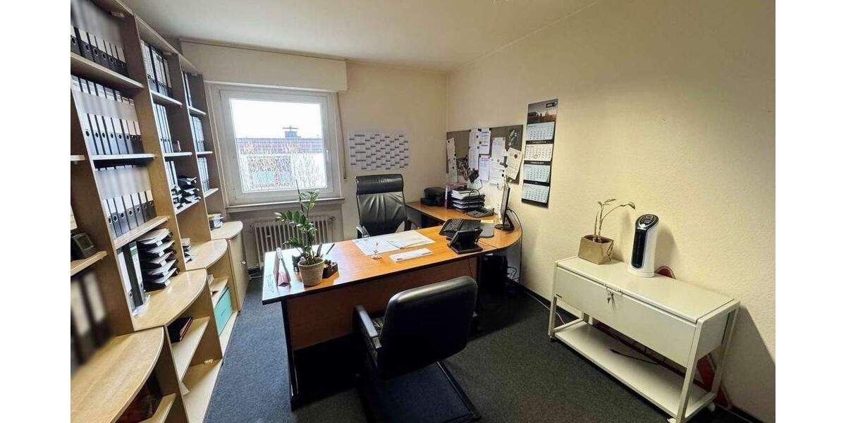 POTENZIALSTARKES BÜROHAUS MIT GARAGEN UND VIEL PLATZ IN DORTMUND BODELSCHWINGH zimmer