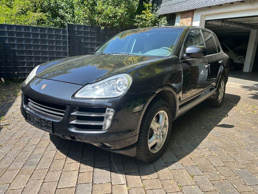 Porsche Cayenne 135.000 km 11.870 € Velbert 42551