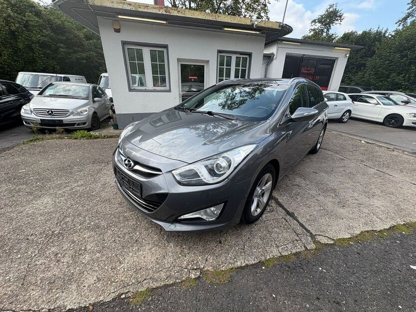 Hyundai i40 142.000 km 7.990 € Wuppertal 42329