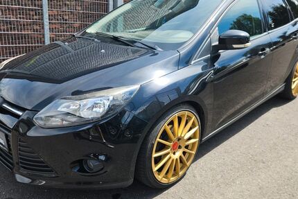 Ford Focus 142.333 km 3.899 &euro; Gevelsberg 58285