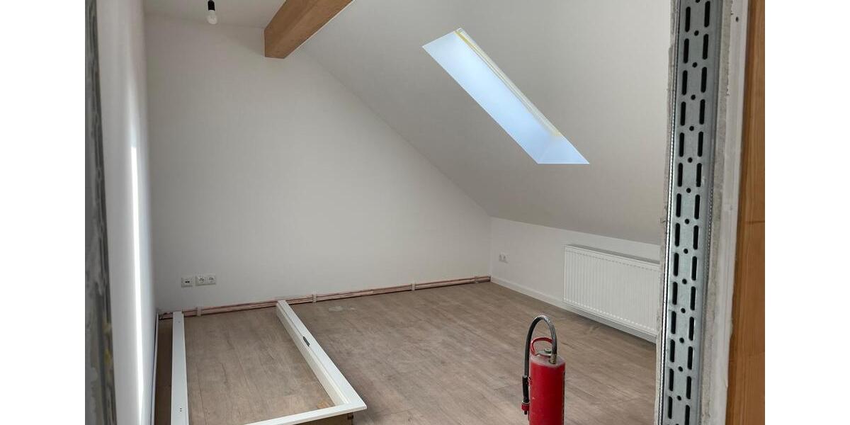 frisch sanierte Dachgeschosswohnung 4 zimmer