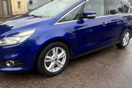 Ford S-Max 143.356 km 10.500 &euro; Essen 45326