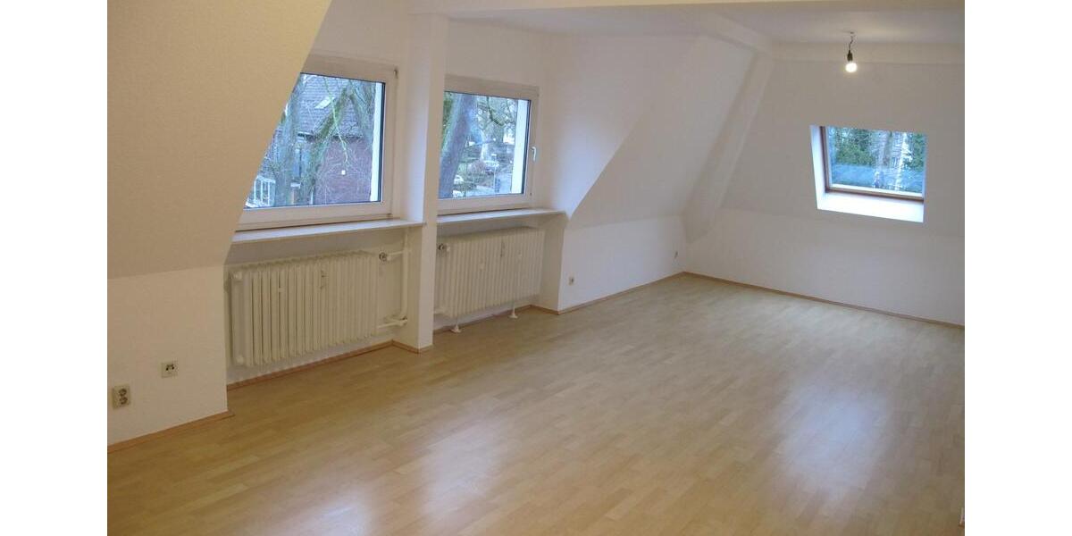 Stadtvilla in Bestlage, eine Wohnung pro Etage, Gartenmitnutzung 3.5 zimmer