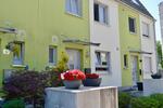 Modernes Reihenmittelhaus in Essen mit Garage und Stellplatz