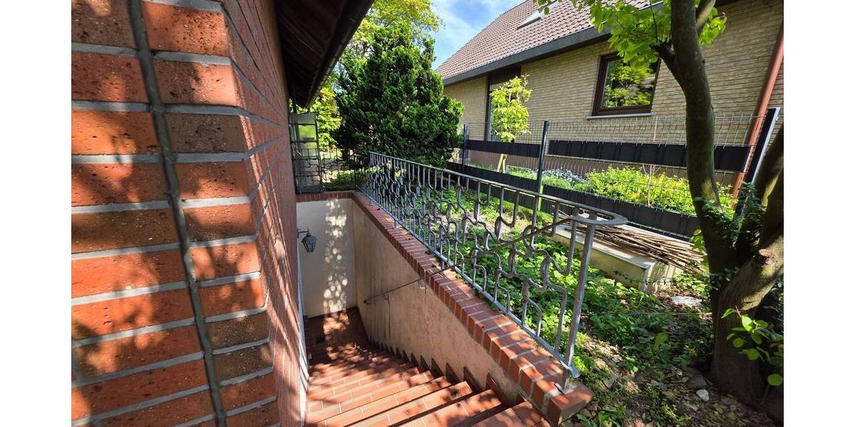 Zweifamilienhaus mit Einliegerwohnung in ruhiger Lage 6 zimmer