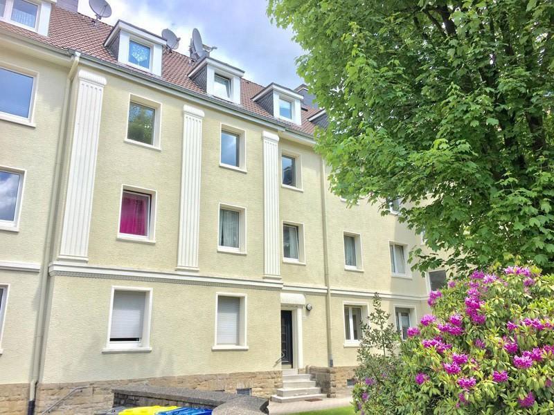 Frisch renovierte 2-Zi.-Whg. mit Tageslichtbad und Loggia