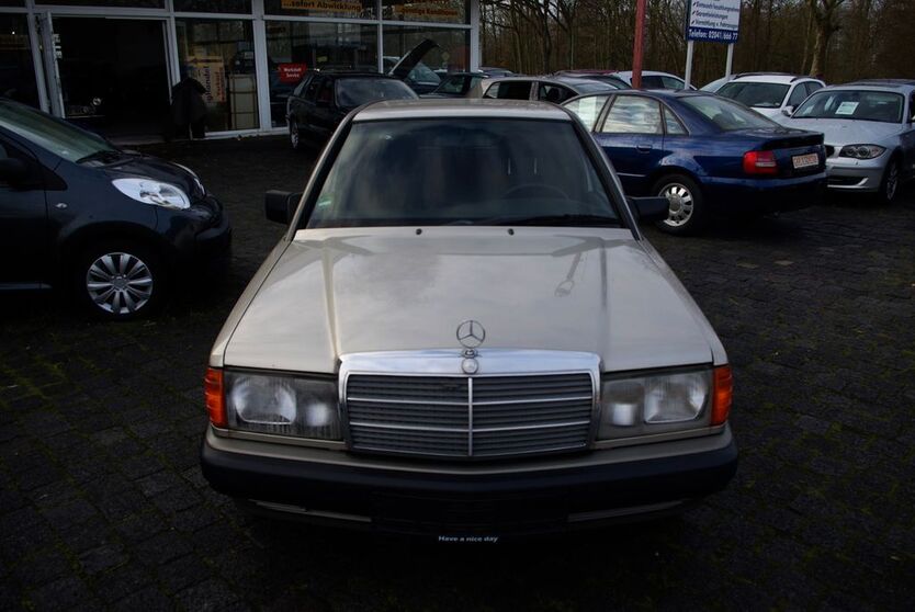 Mercedes-Benz 190 130.000 km 3.600 € Bottrop 46242