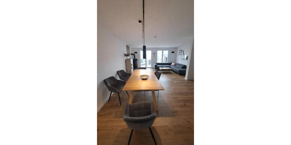 Neubau zu Verkaufen, Solar, Wärmepumpe, Kamin, Poolvorbereitung 5 zimmer