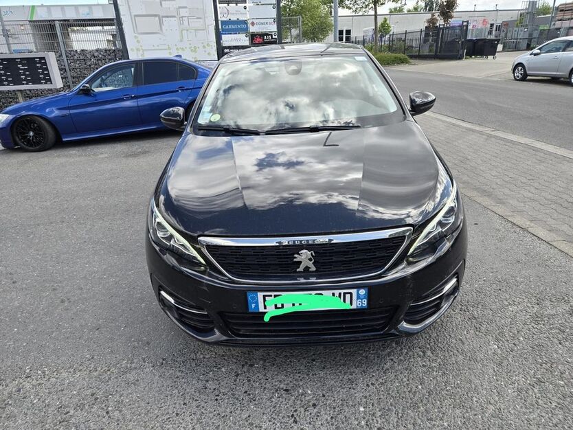 Peugeot 308 171.000 km 8.990 € Gelsenkirchen 45884