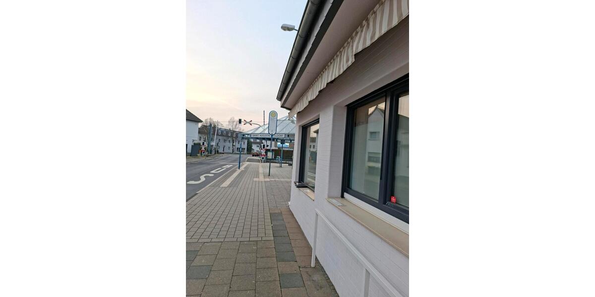 ehem. Kosmetikstudio in Toplage St. Augustin zimmer