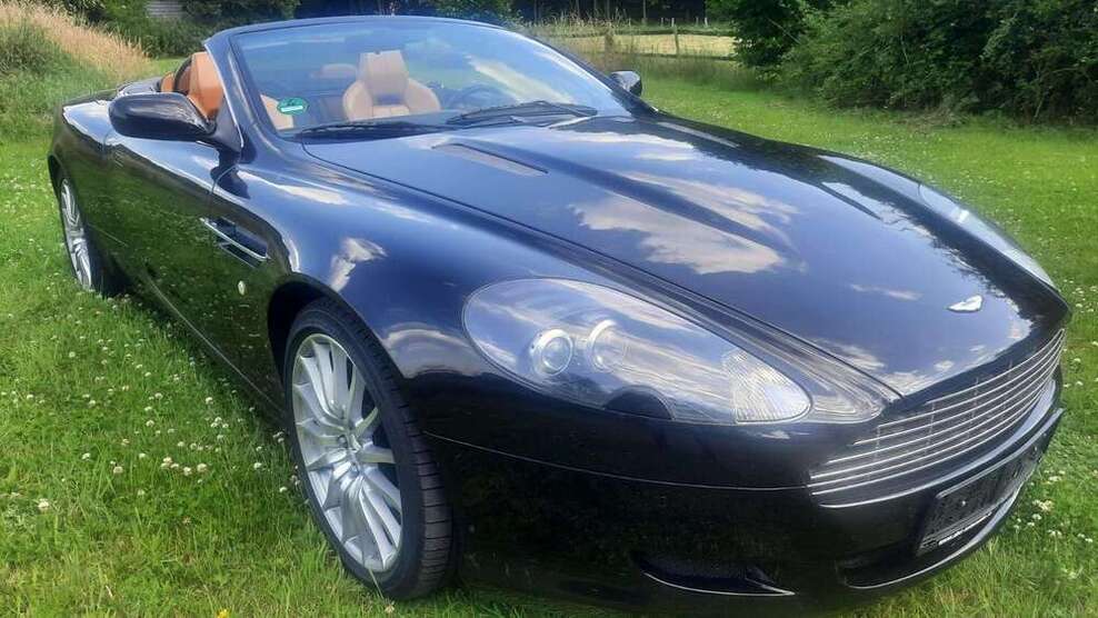 DB9