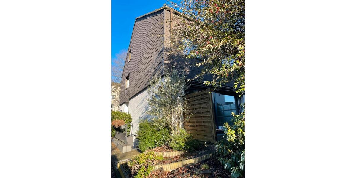 Kernsanierte Doppelhaushälfte mit Garage und Stellplatz 7 zimmer