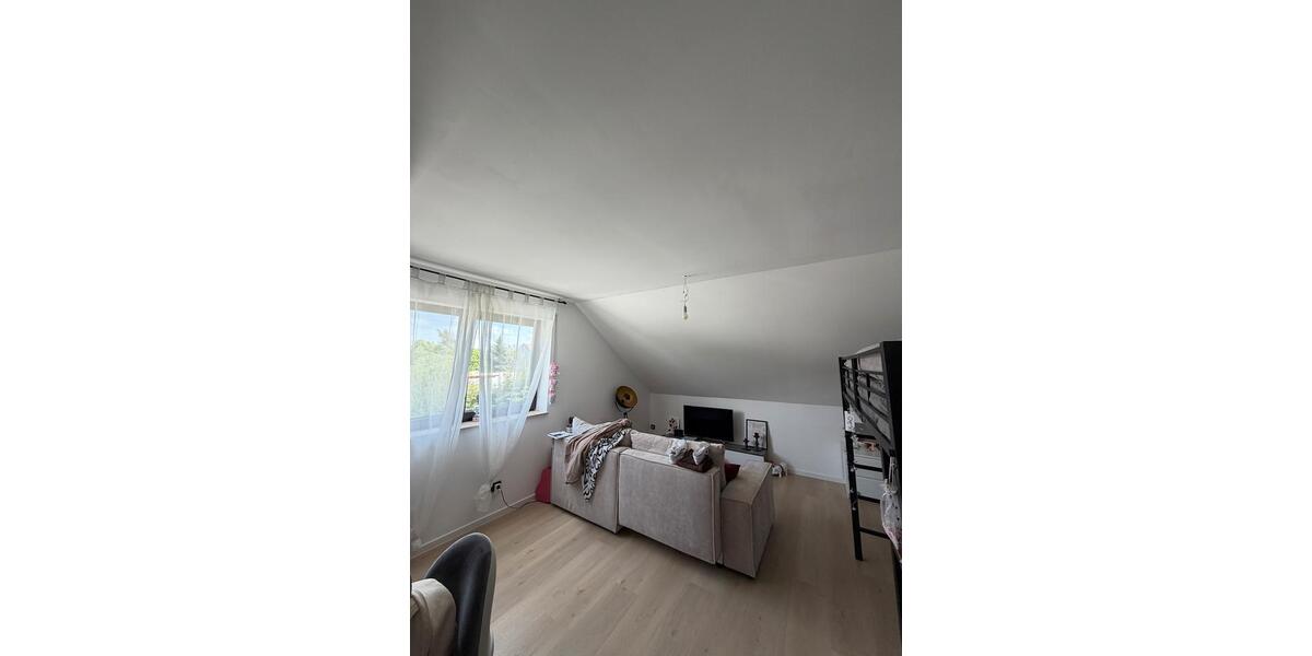 Dachgeschoßwohnung Dortmund Hombruch - 3.5 Zimmer, 150 m&sup2;, 1.800&euro; | Angebot:26665401