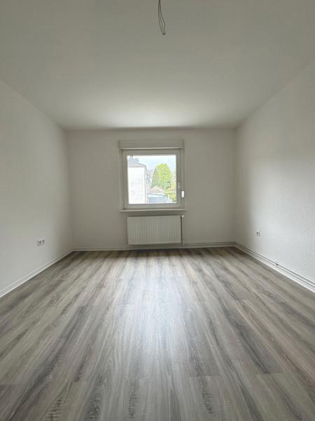 Frisch renovierte 2-Zi.-Whg. mit neuem Tageslichtbad