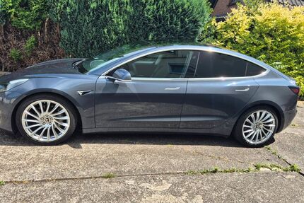 Tesla Model 3 83.000 km 26.900 &euro; Bochum 44805