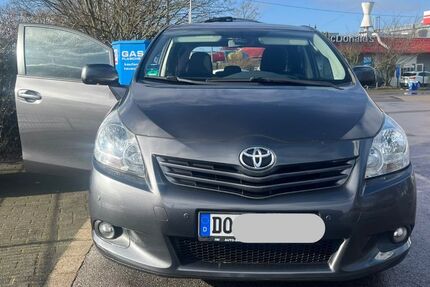 Toyota Verso 185.000 km 5.900 &euro; Dortmund 44309