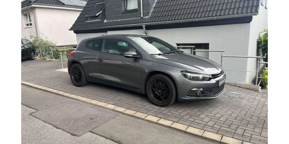 VW Scirocco 139.100 km 8.490 &euro; Dortmund 44265