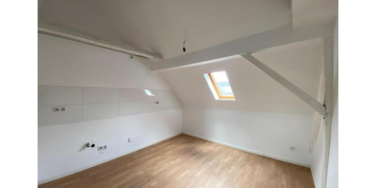 Exklusiv sanierte 4,5-Zimmer-Wohnung mit Balkon – Erstbezug nach Komplettsanierung 4 zimmer