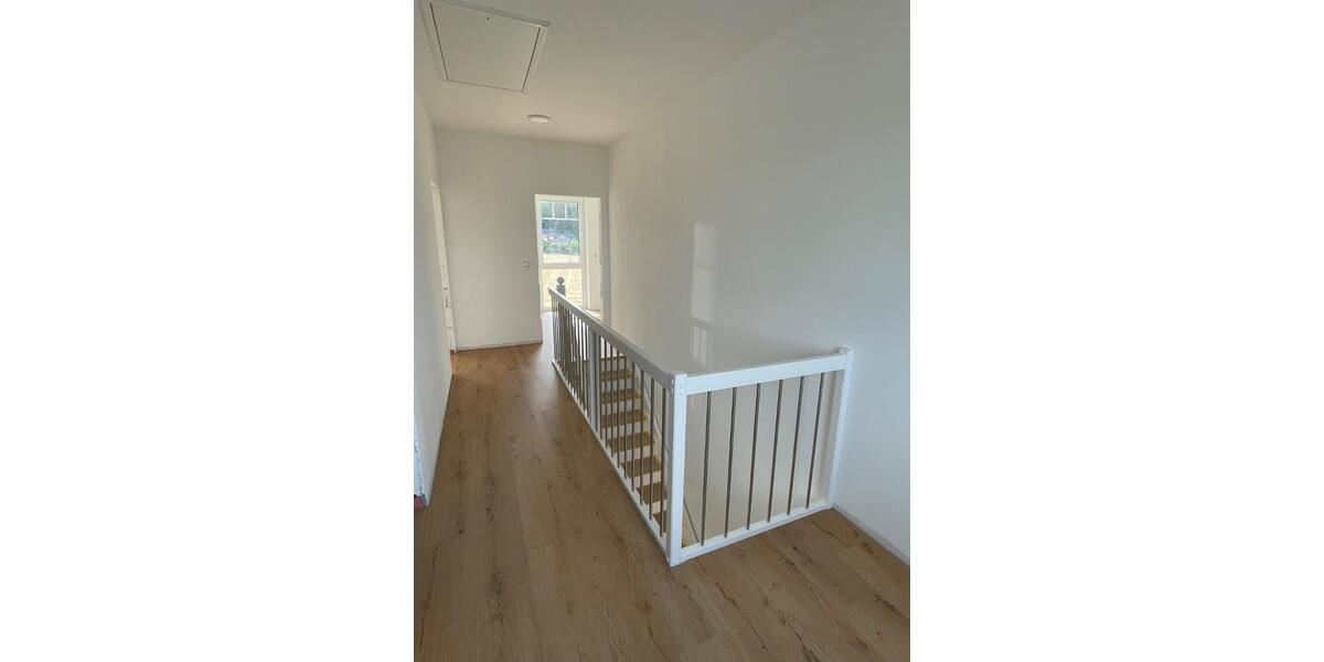 Etagenwohnung Holzwickede - 5 Zimmer, 134 m&sup2;, 2.200&euro; | Angebot:27571372