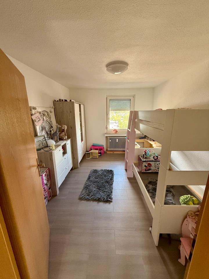 Familienfreundliches Wohnen: Haus mit Garten, Terrasse und Balkon