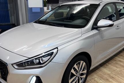 Hyundai i30 82.000 km 13.990 &euro; Wuppertal 42327