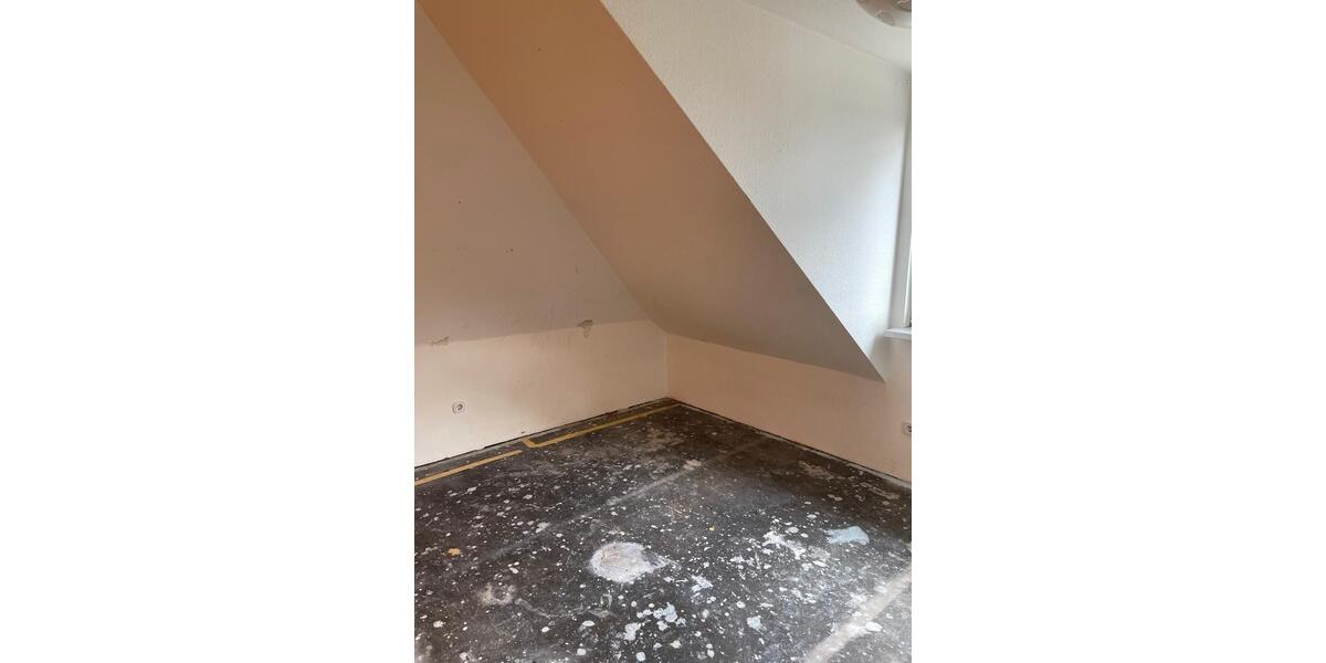 Dachgeschoßwohnung Bochum Bochum-Südwest - 4 Zimmer, 70 m&sup2;, 725&euro; | Angebot:26359725