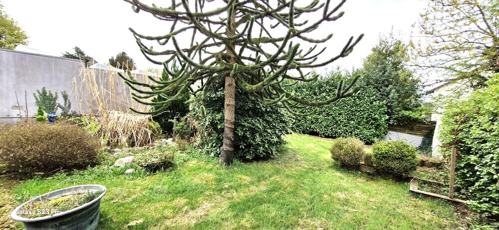 1-Fam. Haus mit Einliegerwohnung und Garagenhof zimmer