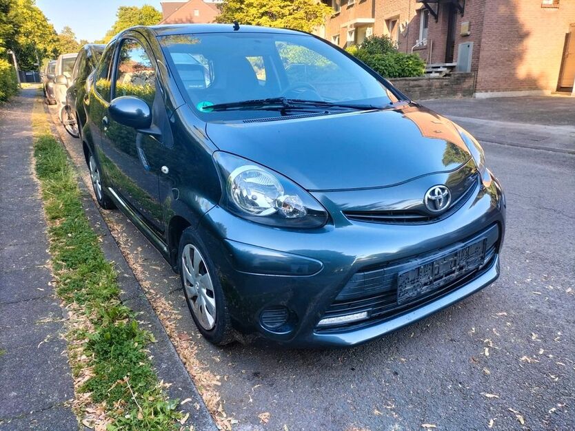 Toyota Aygo (X) 117.000 km 2.550 € Bochum 44803