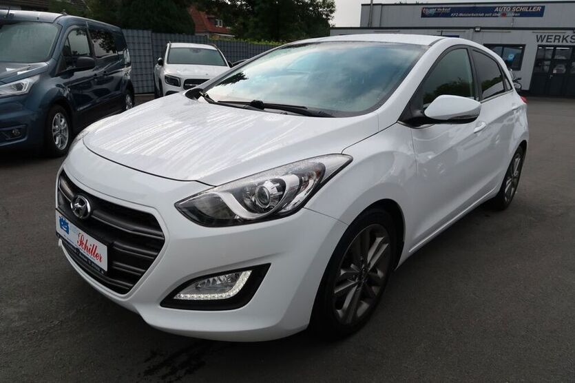 i30