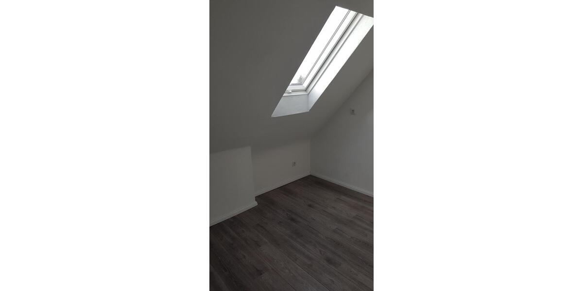 Dachgeschoßwohnung Gelsenkirchen Gelsenkirchen-Mitte - 4 Zimmer, 78 m&sup2;, 550&euro; | Angebot:26617907