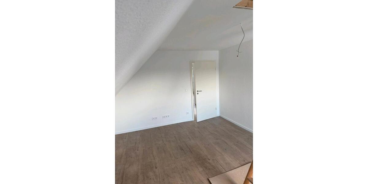 Dachgeschoßwohnung Hagen Hohenlimburg - 5 Zimmer, 85 m&sup2;, 750&euro; | Angebot:25087055