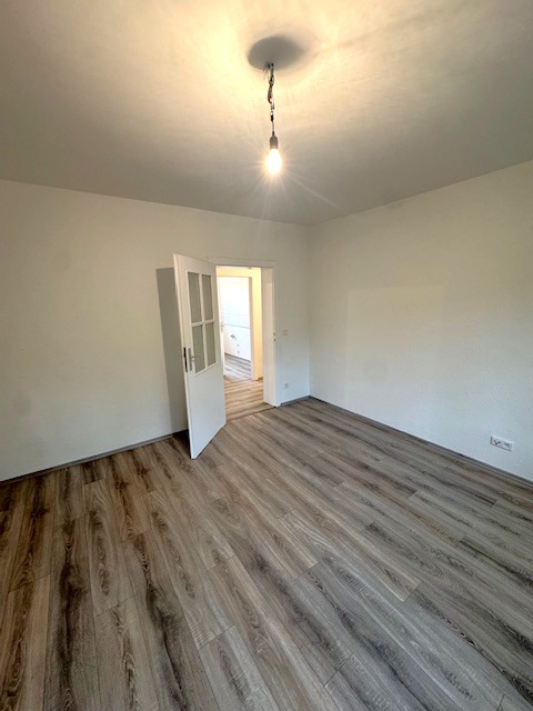 Frisch renovierte 3-Zimmer-Wohnung mit Balkon! zimmer