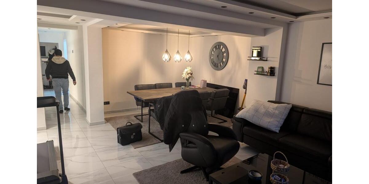 Kernsaniertes Reihenendhaus mit Garten, Garage & Stellplätzen 4 zimmer