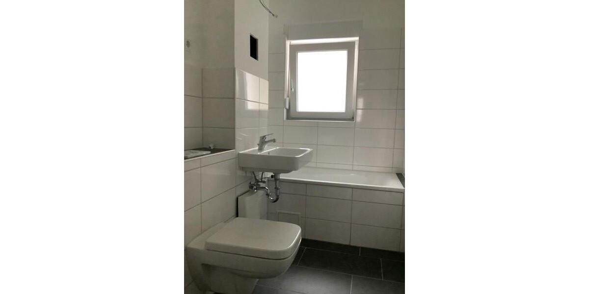 Schön aufgeteilte 2 Zimmer, mit Balkon und Wannenbad 2 zimmer