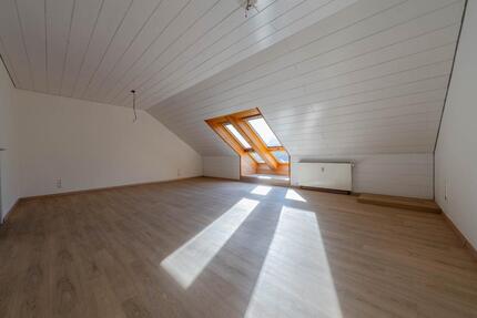 Lichtdurchflutete Dachgeschoss Wohnung in beliebter Lage von Lünen 2 zimmer