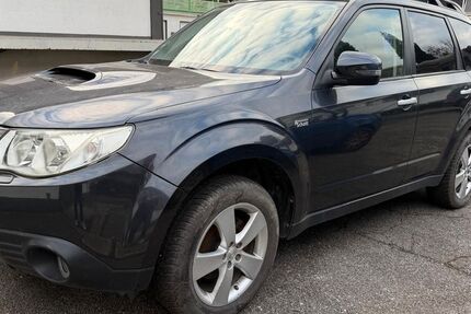 Subaru Forester 102.000 km 2.990 &euro; Essen 45127