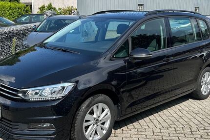 VW Touran 157.698 km 15.799 € Mülheim / Ruhr 45473