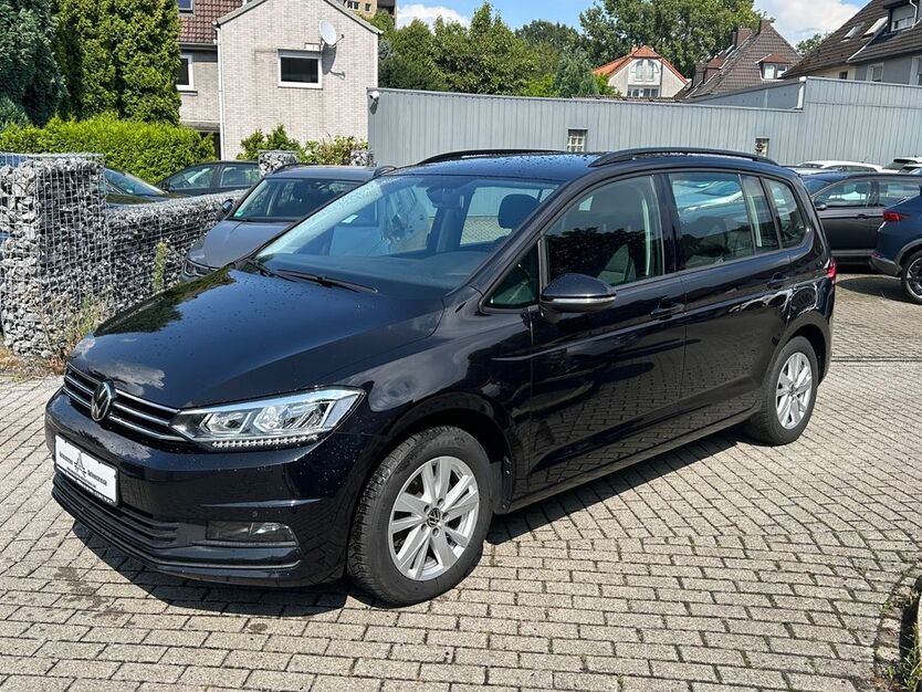 VW Touran 157.698 km 15.799 € Mülheim / Ruhr 45473
