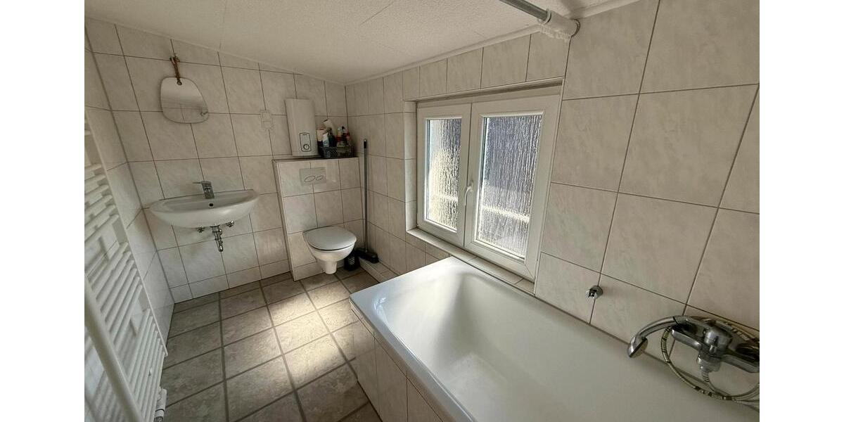 Dachgeschoßwohnung Oberhausen Alstaden - 4 Zimmer, 77 m&sup2;, 850&euro; | Angebot:24433372