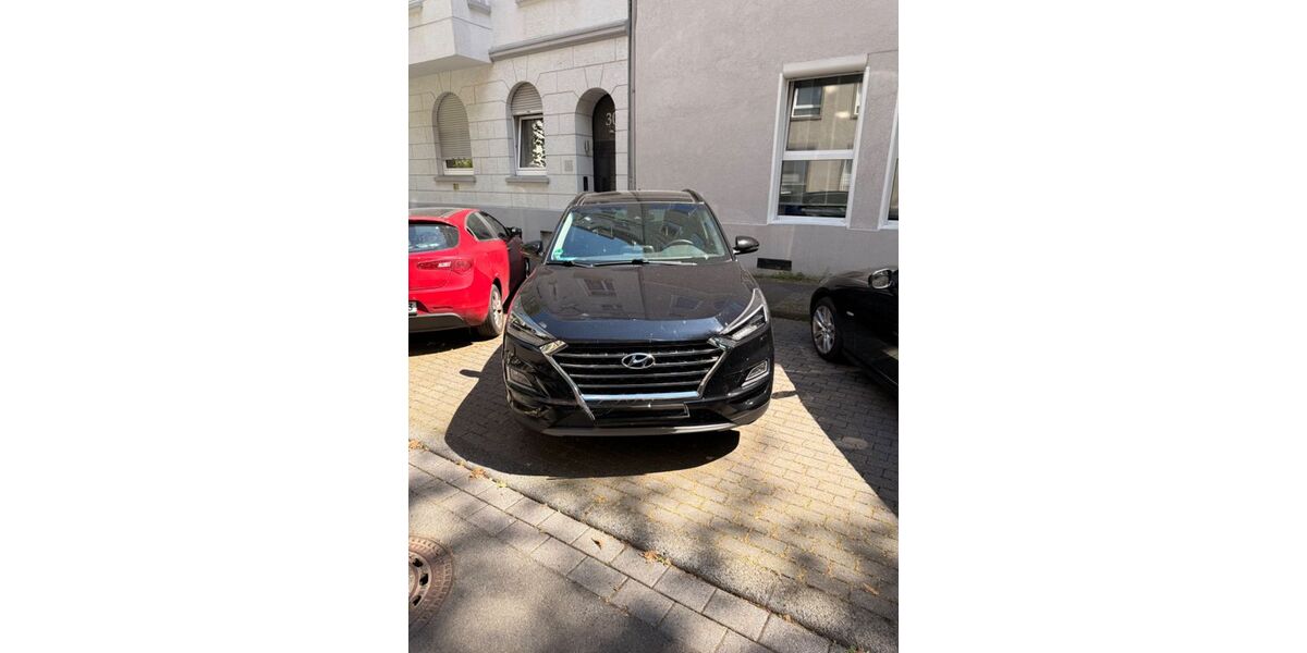 Hyundai TUCSON 91.000 km 17.900 &euro; Dortmund 44139