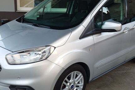 Ford Tourneo Courier 47.000 km 13.499 € Gladbeck 45968