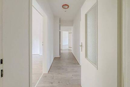 3 Zimmer - frisch renoviert - gute Anbindung - ruhige Lage 3 zimmer