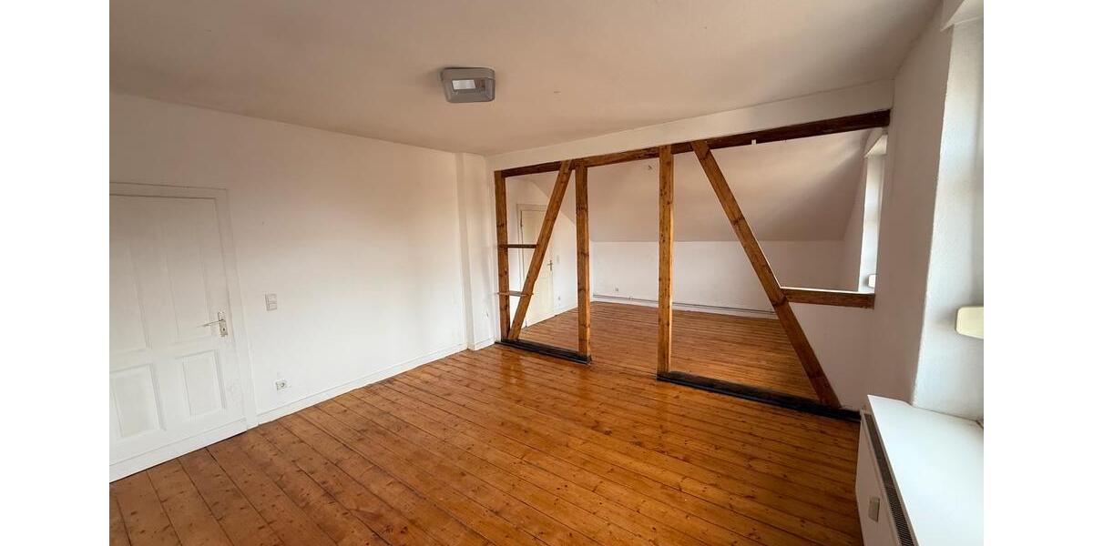 Dachgeschoßwohnung Hagen Hohenlimburg - 4 Zimmer, 122 m&sup2;, 1.250&euro; | Angebot:25285301