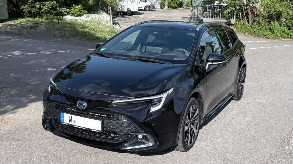 Toyota Corolla 10.000 km 33.780 &euro; Wuppertal 42111