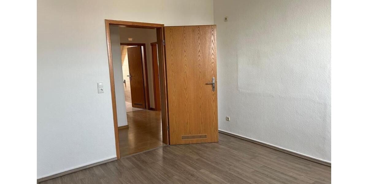 Dachgeschoßwohnung Bochum Höntrop - 3 Zimmer, 52 m&sup2;, 400&euro; | Angebot:25749473