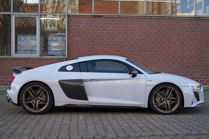 Audi R8 31.700 km 153.900 € Lünen 44532