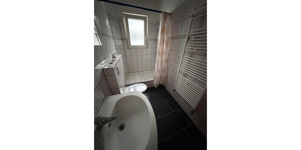 Etagenwohnung Essen Stadtbezirk VI - 4 Zimmer, 100 m&sup2;, 1.100&euro; | Angebot:25596582