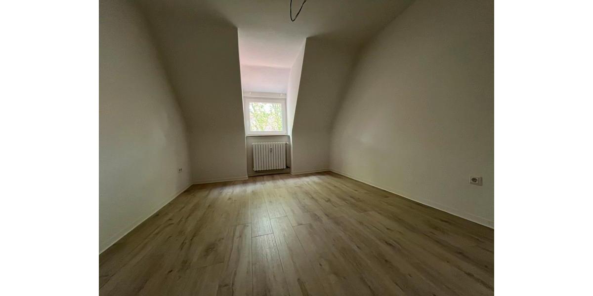 Modernes Wohnen: Charmante 2-Zimmer-Dachgeschosswohnung 2.5 zimmer